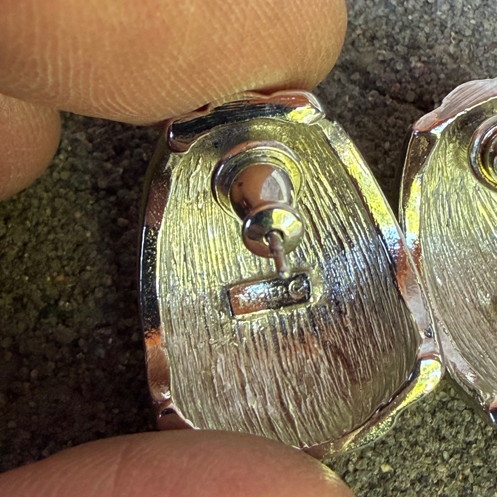 Vintage Napier Silver Tone Ribbed Shrimp Hoop Earrings 1980s Chunky - Picture 7 of 8